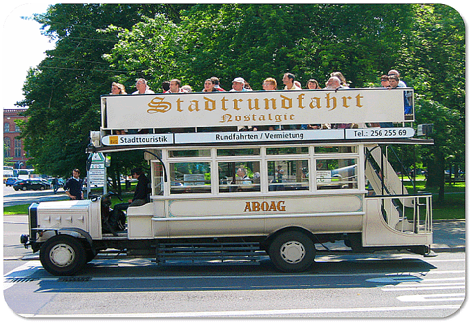 Stadtrundfahrt durch Berlin mit dem Bus